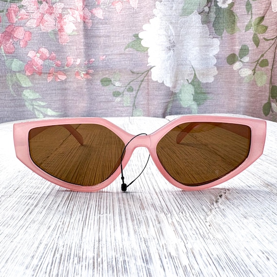 Oversized Pentagon Cat-eye Sunglasses: Rose Pink, UV 400  display picture 1