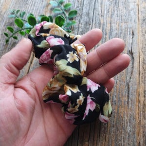 retro hair scrunchie elastic hair tie ponytail holder vintage accessories accessory women/miss/juniors/teens/kids/girls/children/child/youth
