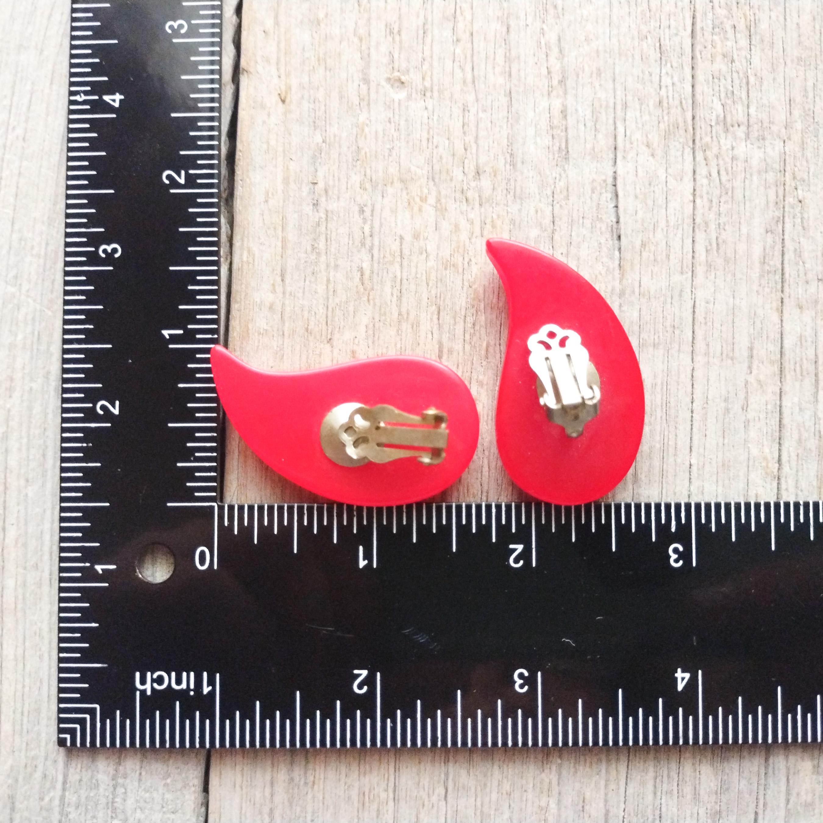 Boucles D'oreilles Anciennes En Bakélite Rouge Filigrane - Pendantes Dormeuses - Occasion Vintage