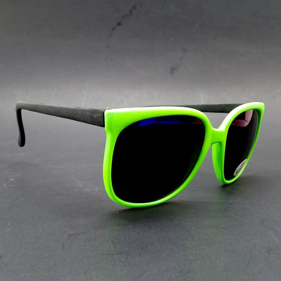 round sunglasses green black nylon sunglasses vin… - image 1