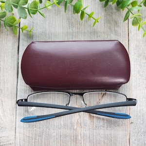 custodia per occhiali da lettura bordeaux porta occhiali metallo duro similpelle vegan-friendly occhiali piccoli scorte morte accessori per occhiali vintage