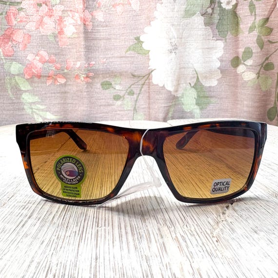 square tortoise-shell sunglasses polarized lenses… - image 1
