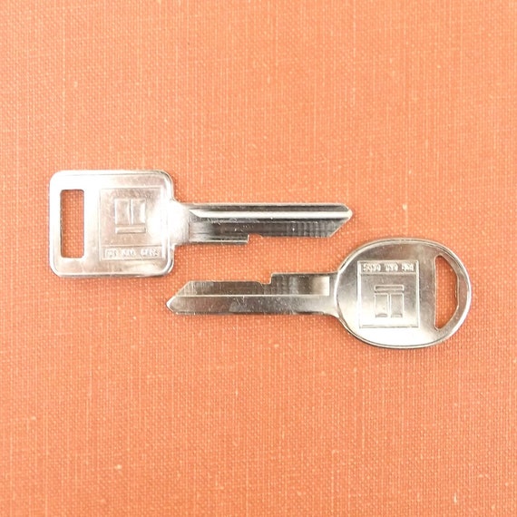 Details about   10 b24 auto key blanks vintage craft 