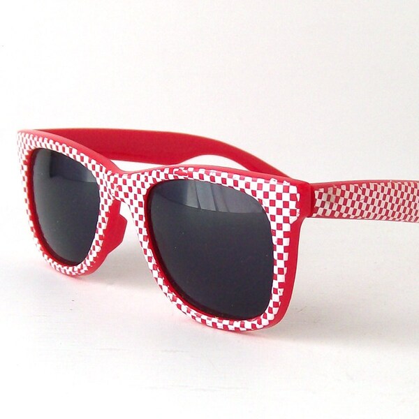 vintage red white checkered sunglasses wayfarer style unisex men women fashion accessories accessory retro modern 80's skateboard