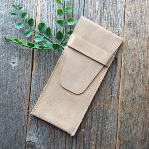 Étui à lunettes en daim beige fermeture à rabat étui à lunettes mince lunettes de soleil lunettes de soleil montures fines petites lunettes accessoires de lunettes accessoire homme