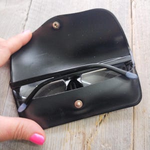 black plastic eyeglasses case hard-sided eyeglass holder eyewear accessories nos fashion accessories glasses accessory unisex/men/women new
