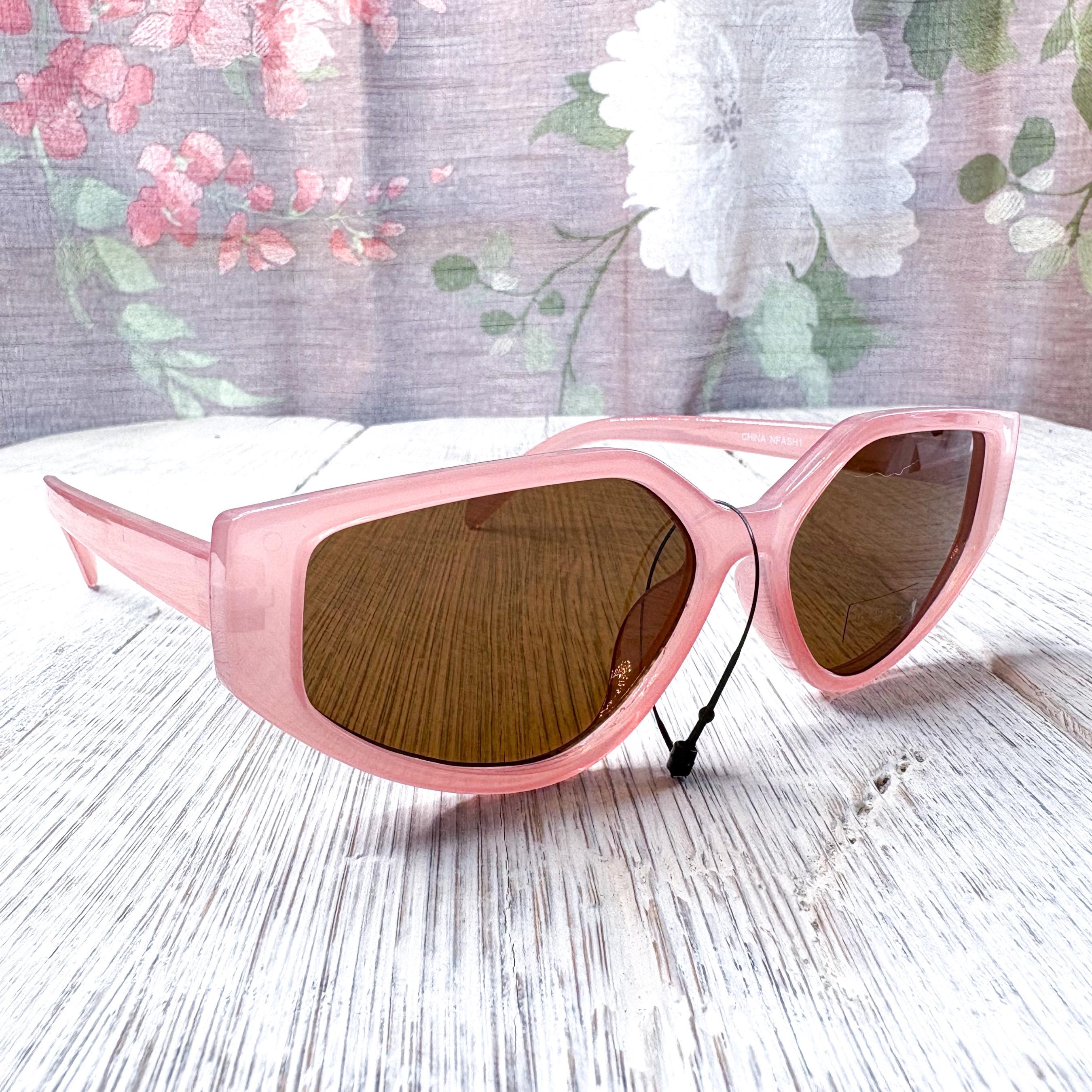 Oversized Pentagon Cat-eye Sunglasses: Rose Pink, UV 400  display picture 3