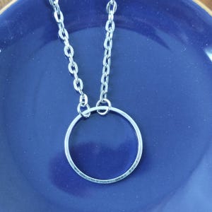 Silver-Tone Floating Circle Pendant Necklace: Minimalist Modern Jewelry
