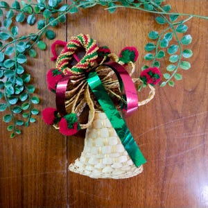 decorative wicker christmas bell hanging ornament red/green/beige cottagecore decorations holiday home decor 1970s 70s 1980s 80s