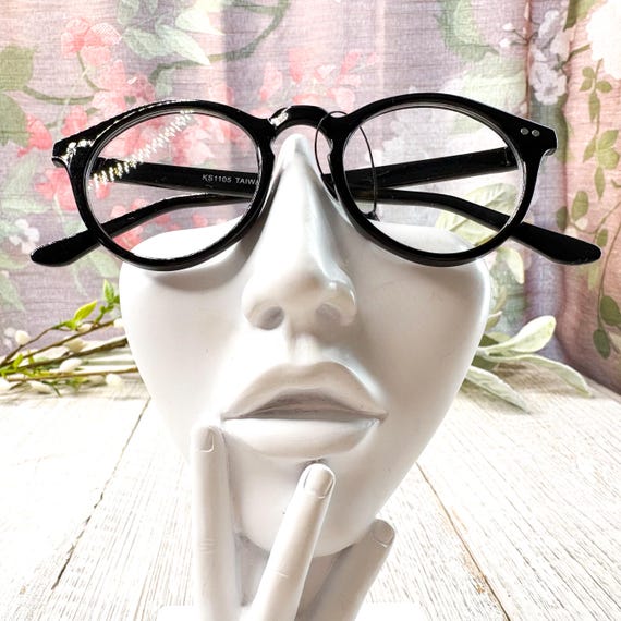 Round Clear Lens Glasses: Black Eyeglasses View 4