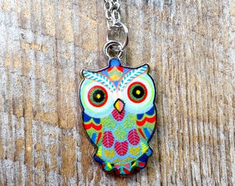 Collar con dije de búho esmaltado: colgante de pájaro plateado