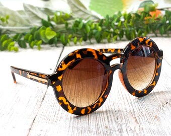 Vintage Oversized Round Sunglasses Women: Tortoise-shell, UV  display picture 3