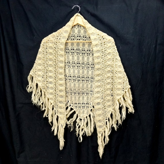 1970s crocheted shawl with fringe chenille shawl … - image 5