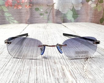 縁なし長方形サングラス：ブルーレンズ、シルバー＆ブラックメタルフレーム