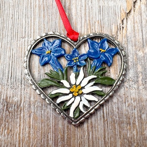 heart and flower ornament window decoration floral white daisy forget me nots silver-tone