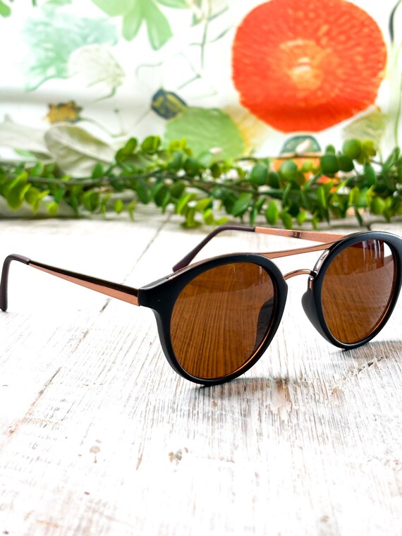 Round Clubmaster Sunglasses: Matte Black and Bronze