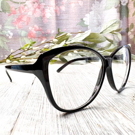 Oversized Round Clear Lens Glasses: Black Cat-Eye Eyeglasses View 2