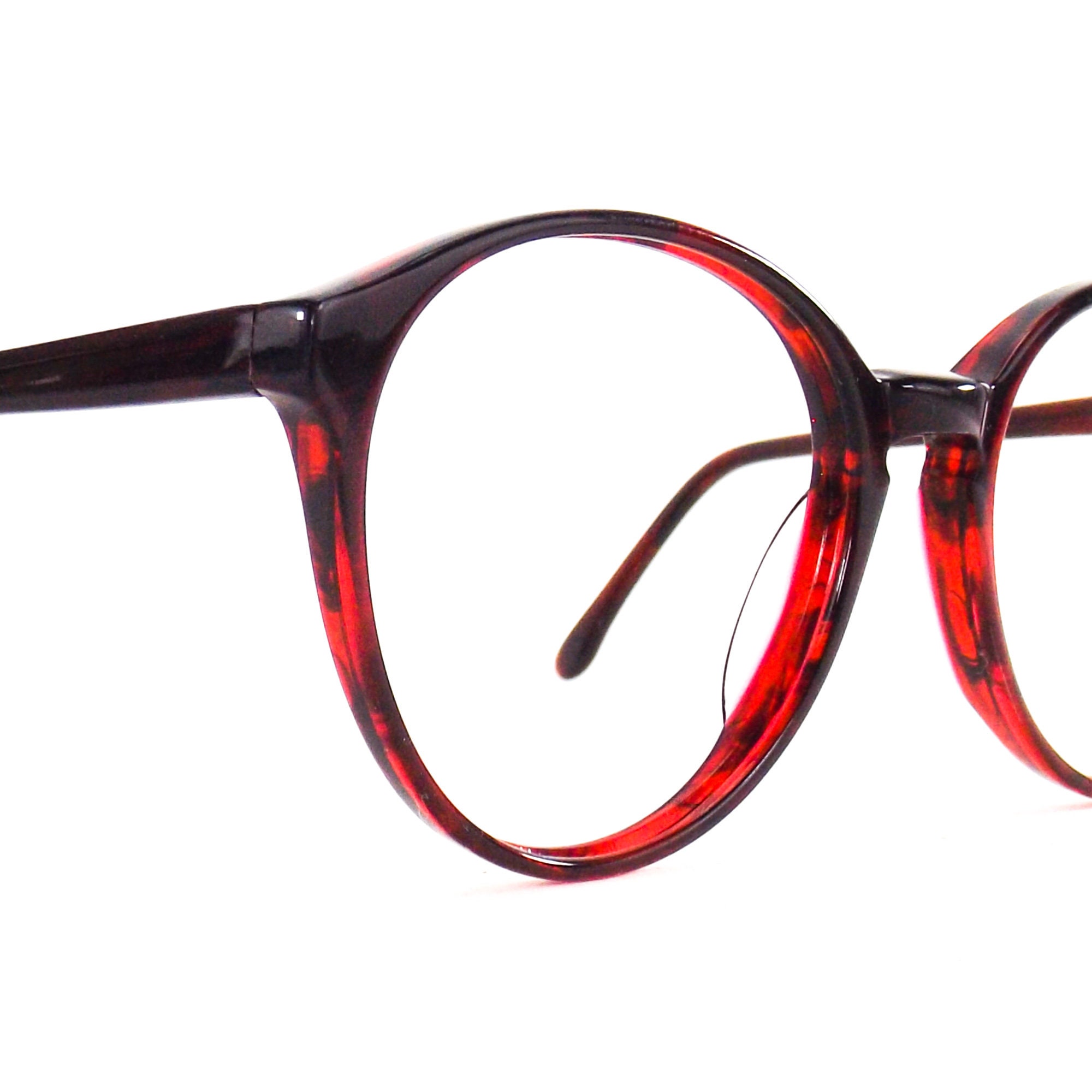 red round eyeglasses