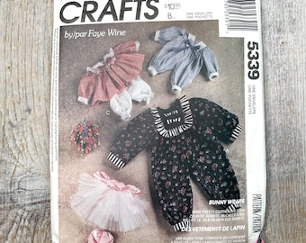 Patron de couture McCall's 5339 : vêtements pour poupée lapin - poupées 14 po, 20 po, 25 po