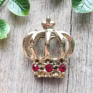 red rhinestone king&#39;s crown brooch lapel pin