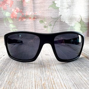 black wrap-around sunglasses blue lenses plastic frames unisex/men/women sunglass accessories uv protection