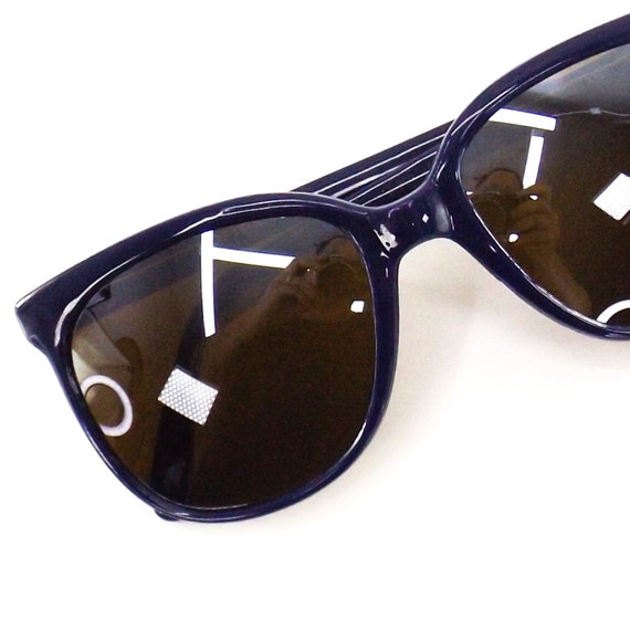 women's round navy blue sunglasses 80s vintage NOS - image 9