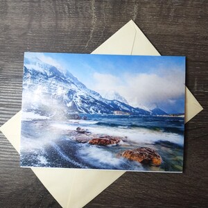 cartolina di natale spiaggia montagne innevate paesaggio innevato acqua rocce biglietto di auguri vuoto cancelleria vintage nos mamma/papà/fratello/sorella/amico