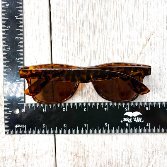 Tortoiseshell Sunglasses: Plastic Frames - image 5