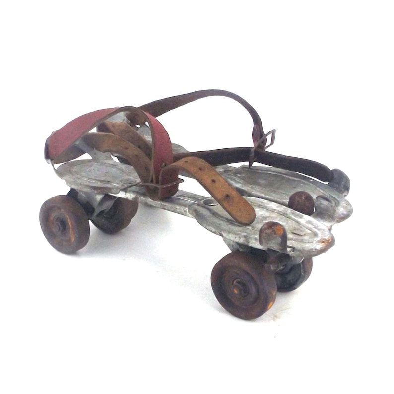 Vintage 50s metal roller skates adjustable size rusty home Etsy