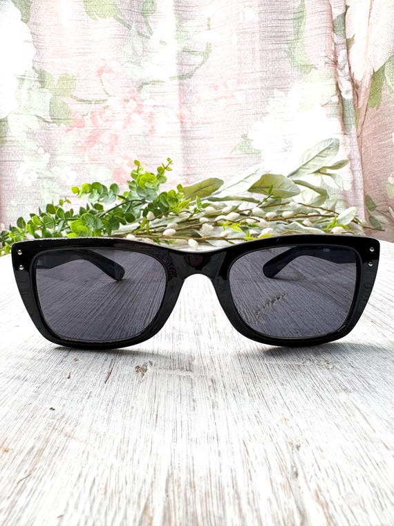 Square Sunglasses: Black Plastic Frames with Dark… - image 1