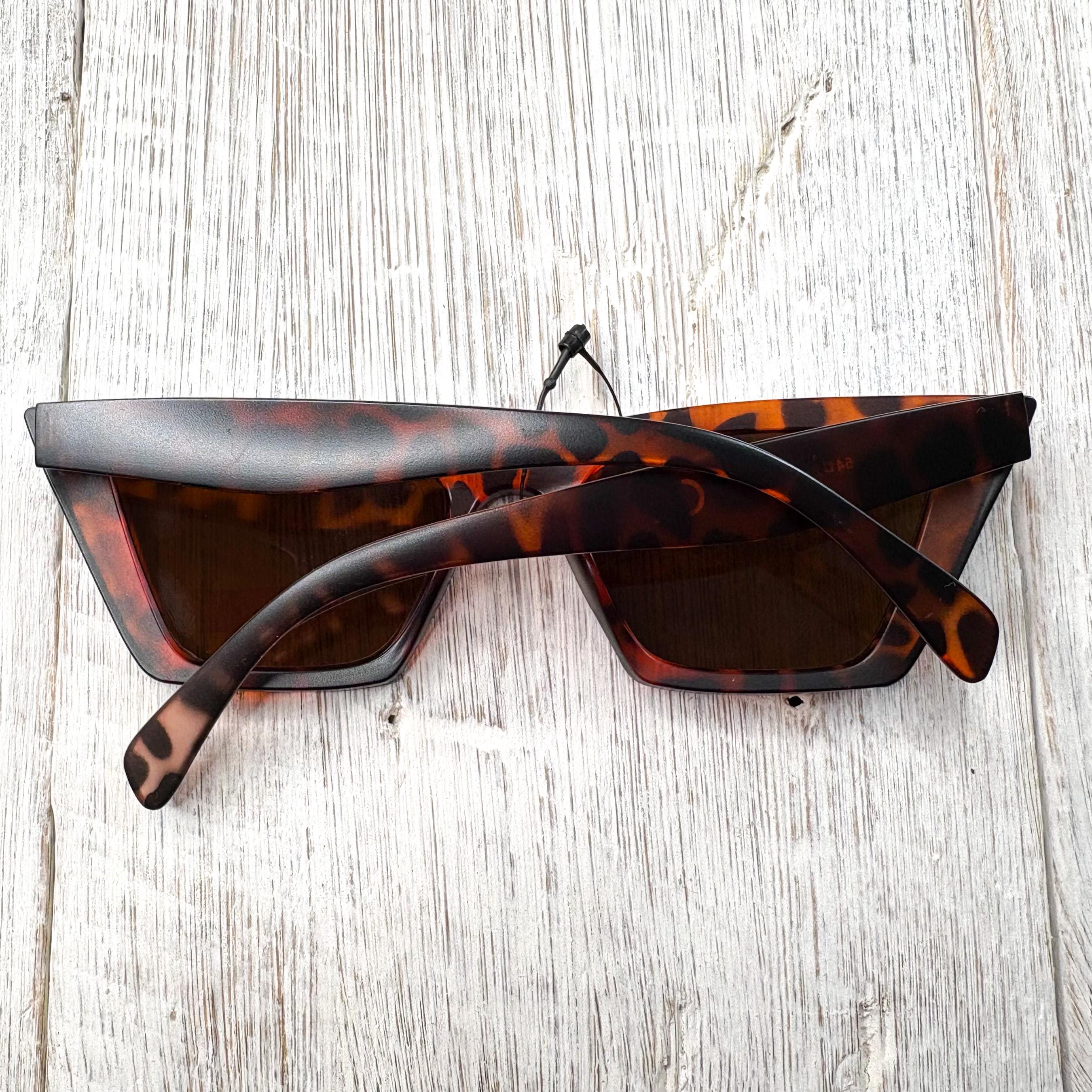 Oversized Cat Eye Sunglasses with UV400 Protection, Tortoise Acetate Frame Amazon.com: zeroUV Oversized Vintage Inspired Super & Bold  main image 4