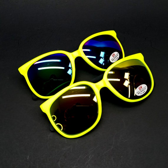 round sunglasses yellow black nylon sunglasses vi… - image 4