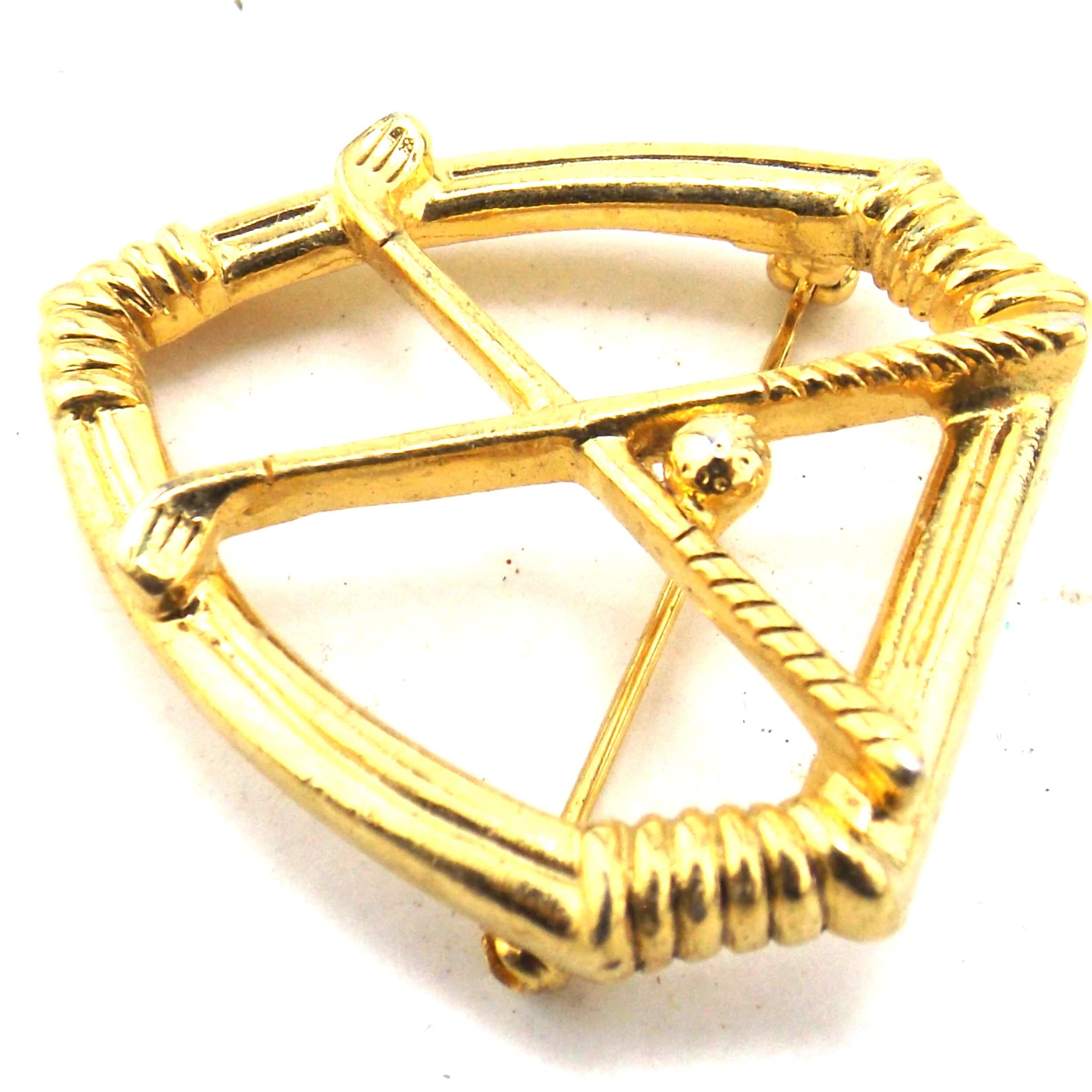 Golf club crest brooch lapel pin mens or womens paquette Etsy