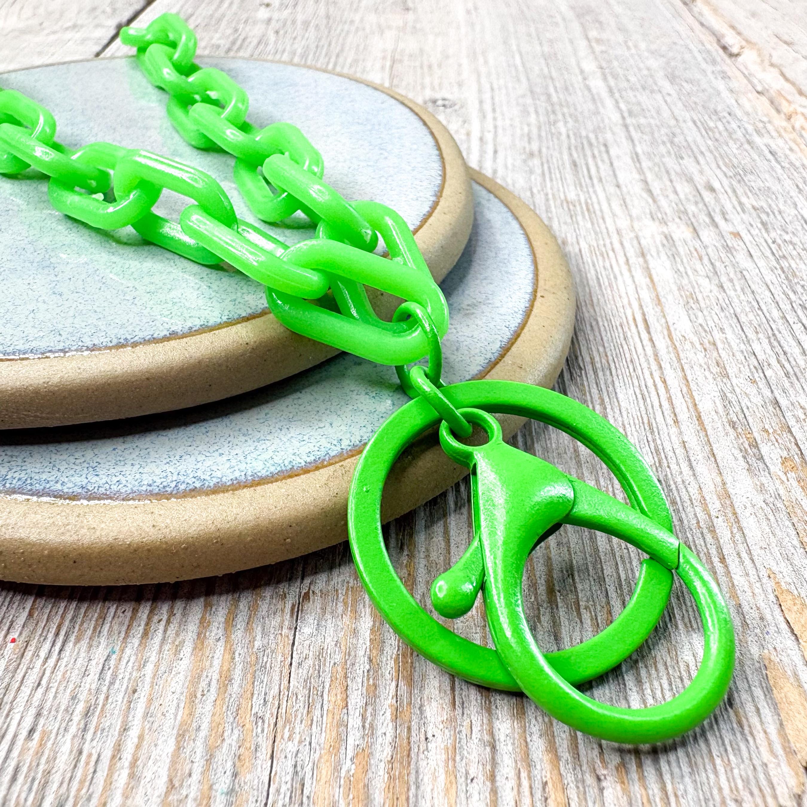 Green Plastic Chain Lanyard Necklace: ID Badge, Eyeglasses Holder