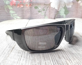 oversized wrap-around sunglasses gunmetal gray/black unisex/men/women sunglass accessories uv 400 protection
