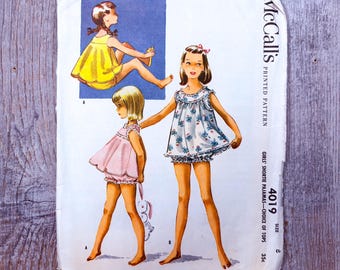 1940s-1950s mccalls sewing pattern 4019 girls/tween/pre-teen size 8 shortie/shorts pajamas sleepwear top and bottom elastic waist bloomers
