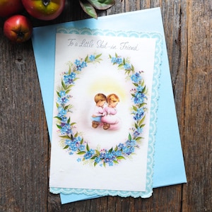 guérissez bientôt carte de voeux ami reclus pensant à vous esthétique vintage style rétro bleu dentelle bord festonné enfants priant religion