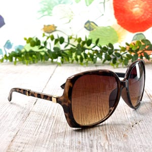 Jessica Simpson Sunglasses - Etsy display picture 3