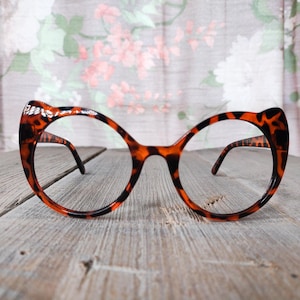 oversized round cat-eye glasses frames no lenses costume/party/rave/festival/anime fashion accessories stylish accessory women/girl/teen fun