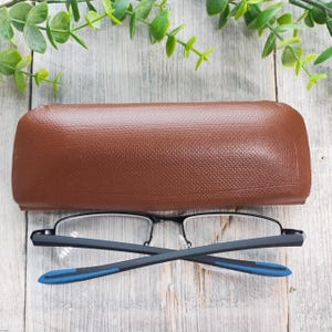 deadstock hard eyeglass case brown faux leather holder reading glasses sunglasses eyewear accessories accessory england vintage eyeglasses