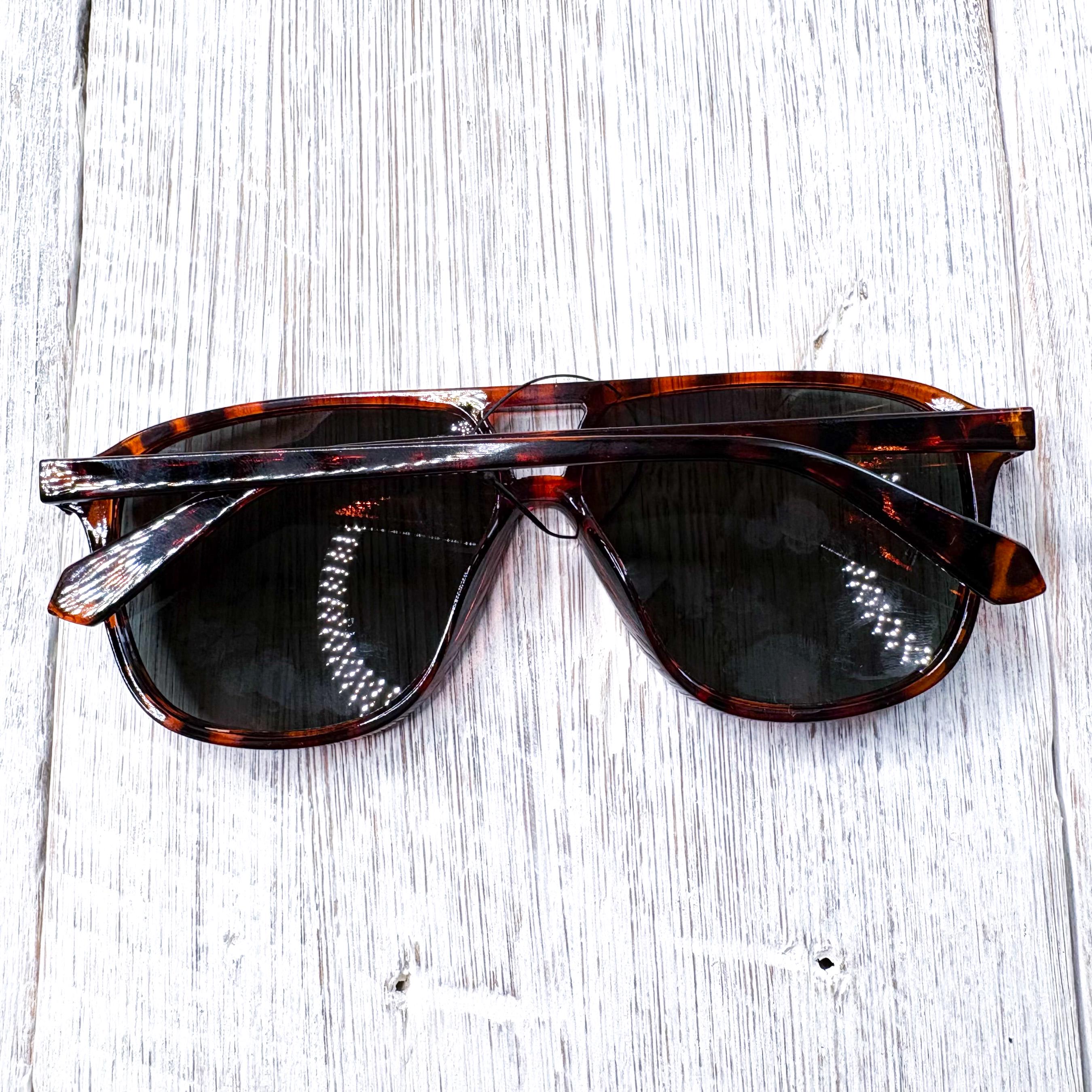 NWT Chunky Oversize Aviator Sunglasses - Brown Tortoise Shell Oversized Aviator Sunglasses: Brown Tortoise Shell, Unisex  main image 2