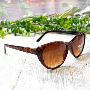 Vintage Tortoiseshell Sunglasses - Etsy display picture 3