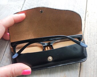 Étui à Lunettes Vintage En Métal Rouge Marron - étui Rigide Ancien, Fabrication Française