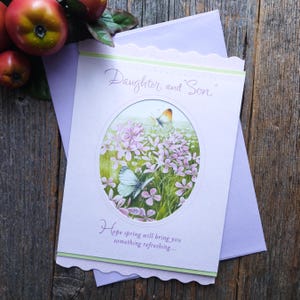 carte fille et fils joyeuses pâques carte de voeux printanière poinçon carnet de croquis de la nature papillons fleurs jardin lavande violet printemps