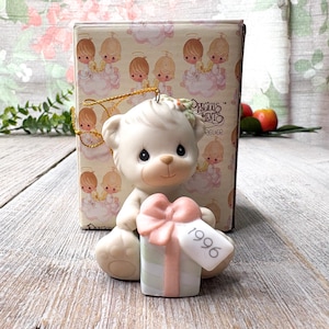 1996 precious moments christmas ornament bisque porcelain wishing you a bear-ie merry Christmas annual edition 53120 original box decoration