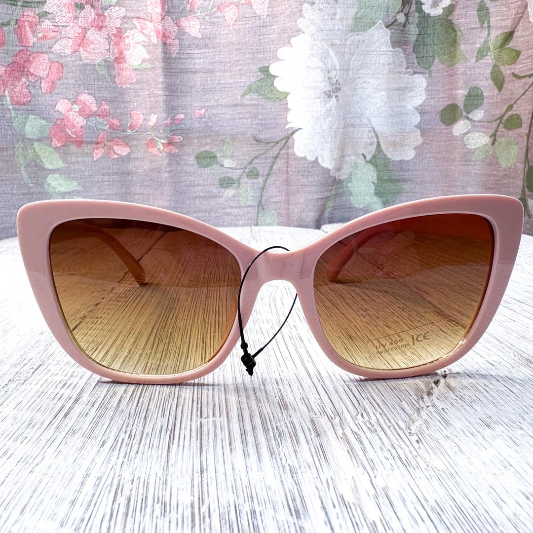 Oversized Square Cat-eye Sunglasses: Light Pink Frame, UV  display picture 2