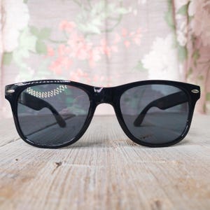 square oversized sunglasses 90s fashion accessories deadstock vintage unisex/men/women classic eyewear 1990s black plastic sunglass retro