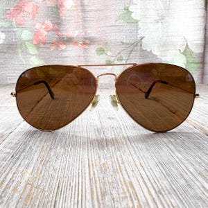 aviator sunglasses brown lenses light gold metal frames unisex/men/women sunglass accessories