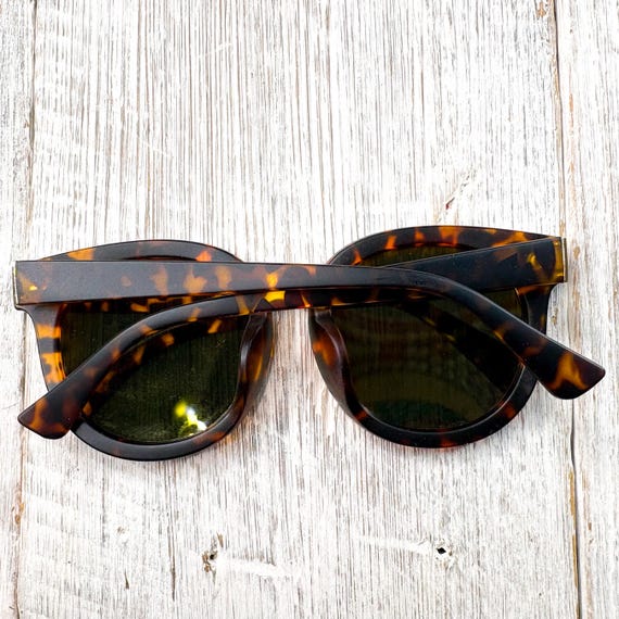 Oversized Round Sunglasses: Tortoise-Shell with G… - image 7