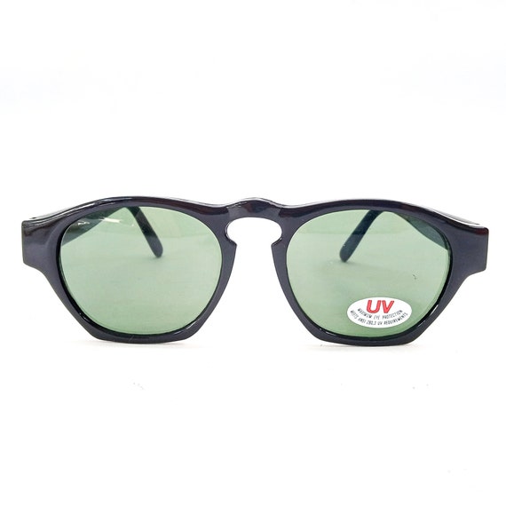 Stylish vintage sunglasses Gem